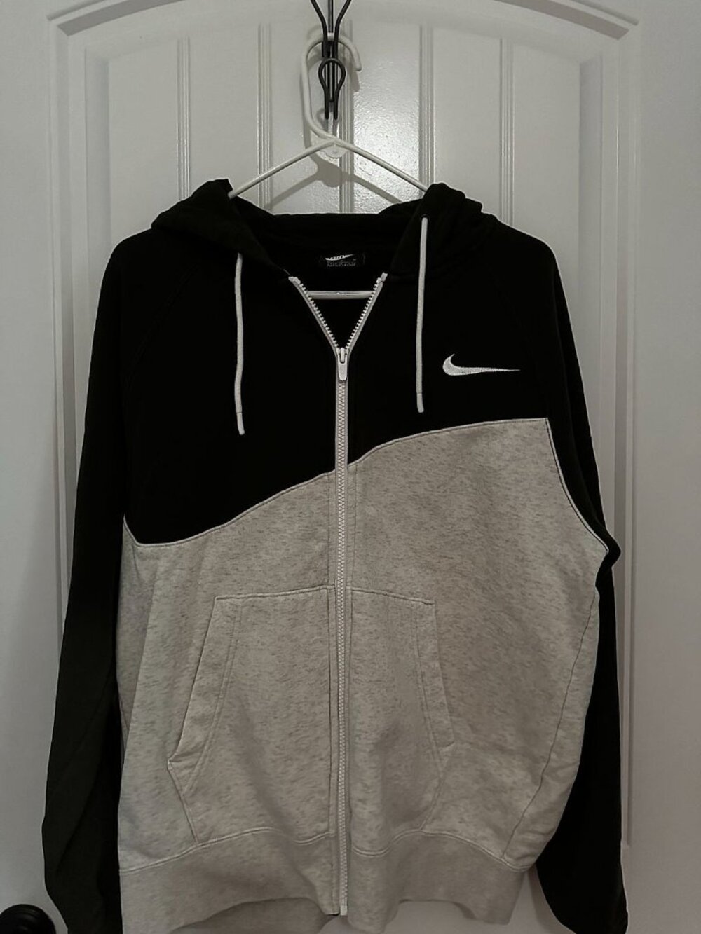 Nike Sportswear Men's Full-Zip Hoodie, Dark Green and Gray Color-Block, Size M.